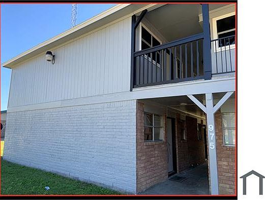 4th image of 975 Woodrow St #15