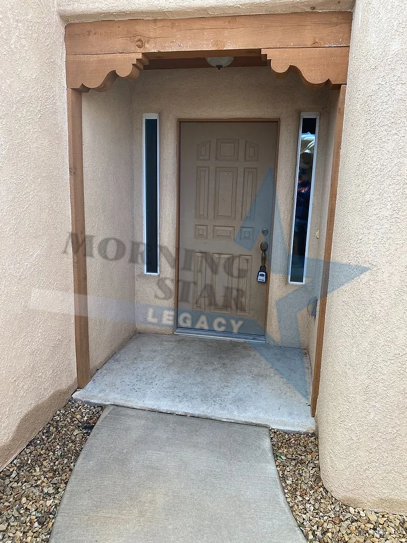 Southwestern Beauty - Excellent location! — Photo 2