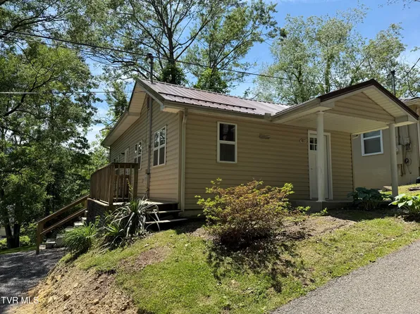 1022 Spruce St NW, Norton, VA 24273