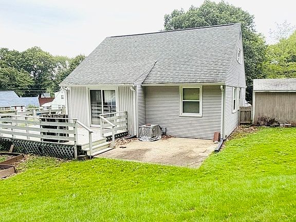 4th image of 433 Gifford St