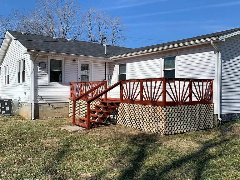 204 Saint Ambrose Church Ln — Photo 16