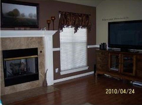 3rd image of 847 Deer Lodge Ct
