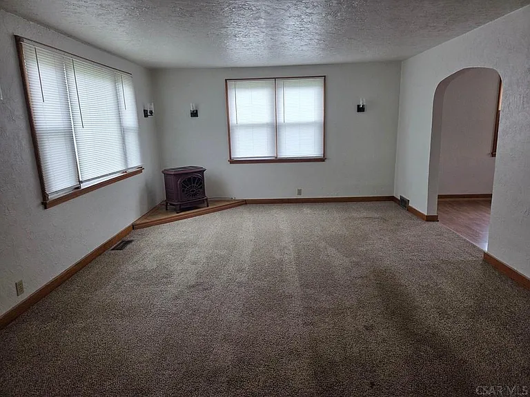 1555 Pitt St — Photo 3