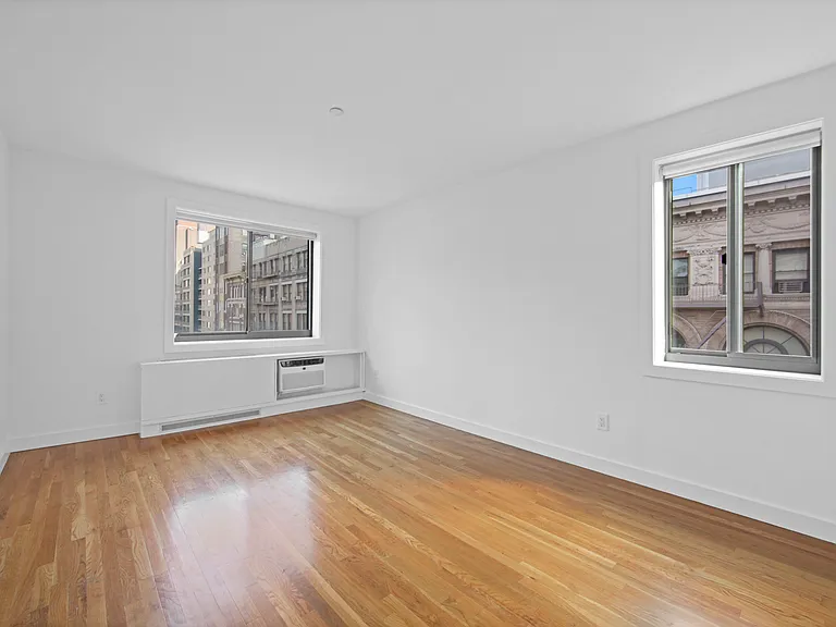101 W 15th St #609 — Photo 7