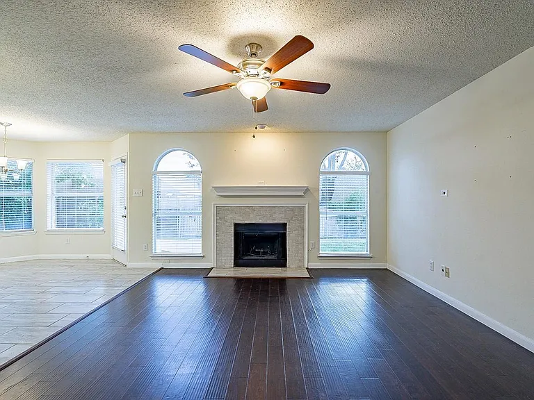 1408 Belaire Dr — Photo 7