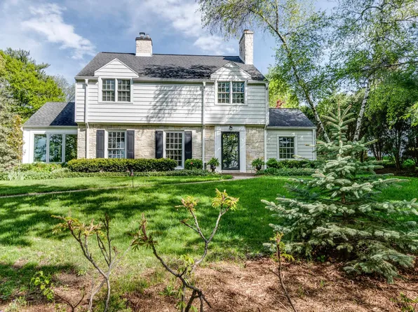 1515 Sumac Dr, Madison, WI 53705