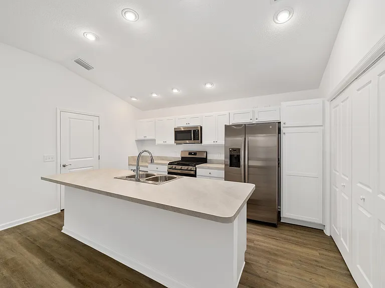 4323 Archer Ave — Photo 7
