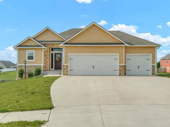 4400 SE Clover Ct, Topeka, KS 66609
