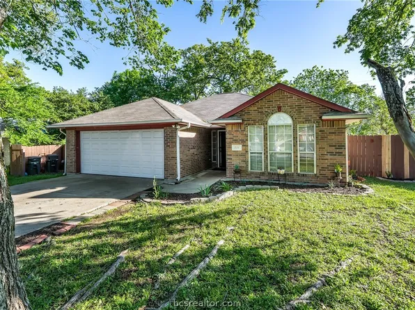 221 Copper Falls Dr, Bryan, TX 77803