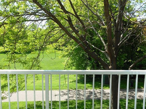 5th image of 1140 Town Centre Dr APT 03