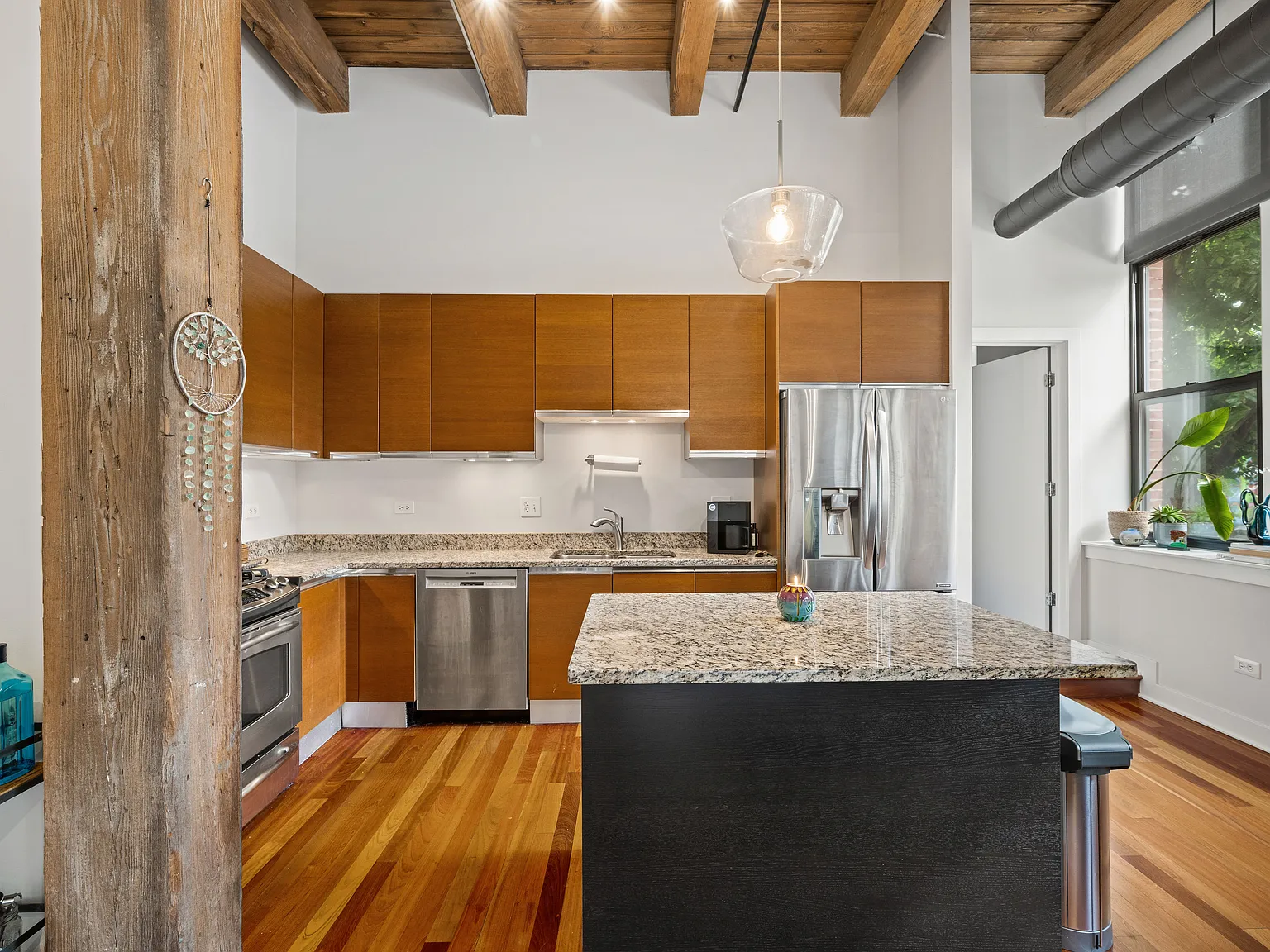 2 bed, 1400 sqft, $4,000 — Photo 4