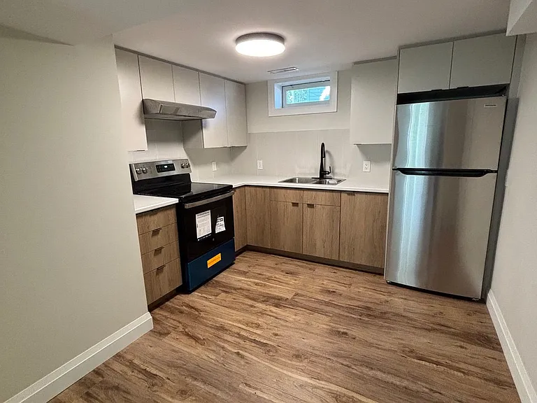 115 Speedvale Ave W #BASEMENT — Photo 2