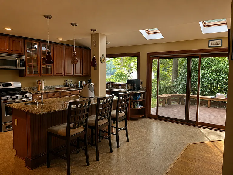 1209 Smith Cove Cir — Photo 4