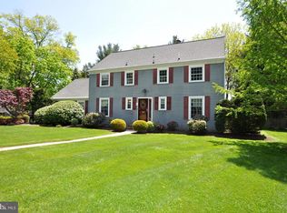 160 Ramblewood Rd, Moorestown, NJ 08057