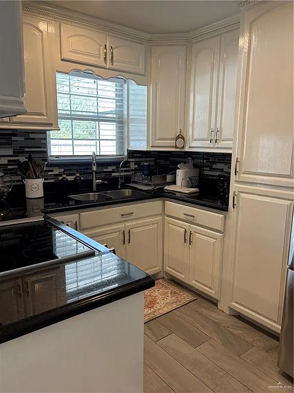 3 bed, 1.5 bath, 1288 sqft, $1,500 — Photo 4