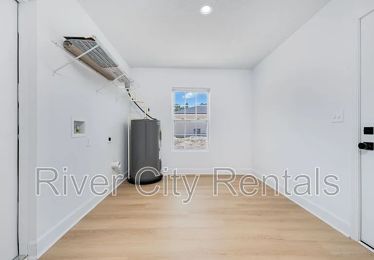 1030 SE 52nd St — Photo 15
