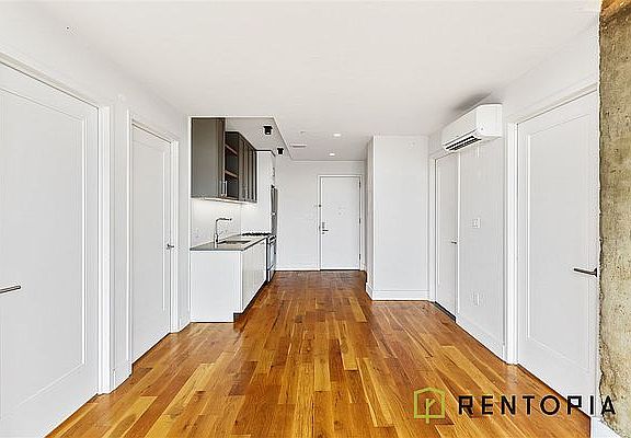 5th image of 310 Graham Ave #5D