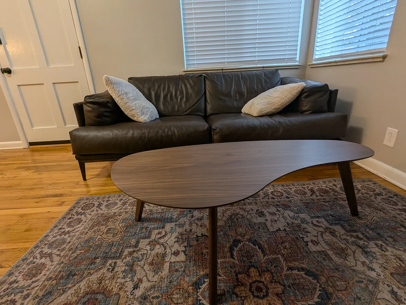 2 bed, 825 sqft, $2,300 — Photo 2