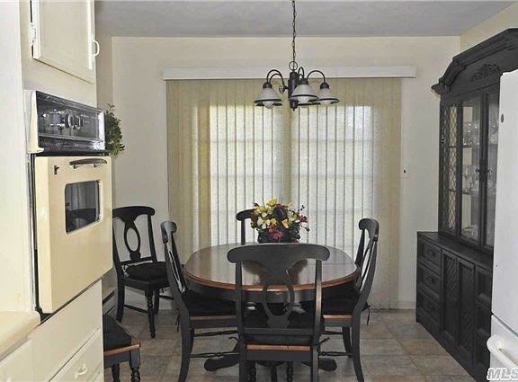 5th image of 20 Standish Dr