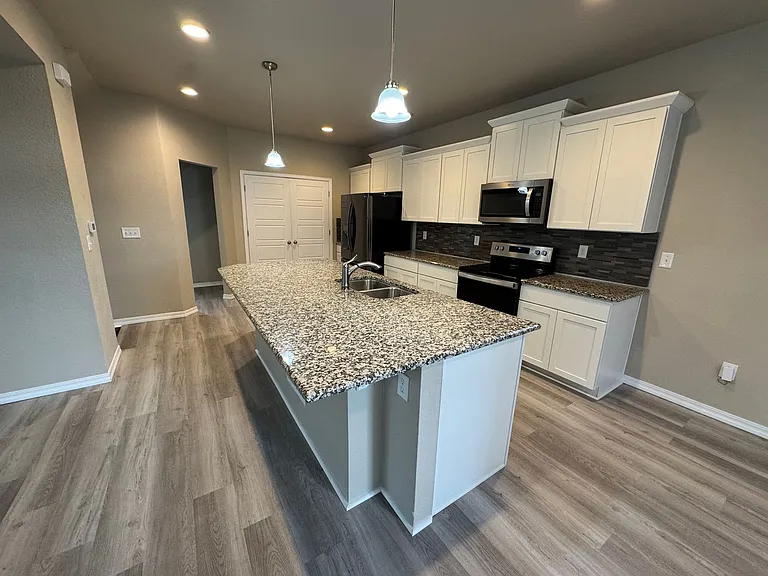 6153 Callan Dr — Photo 7