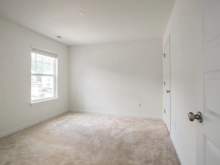 18352 Palisades Ct — Photo 33