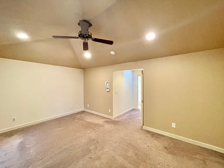 8611 NE 26th Pl — Photo 22