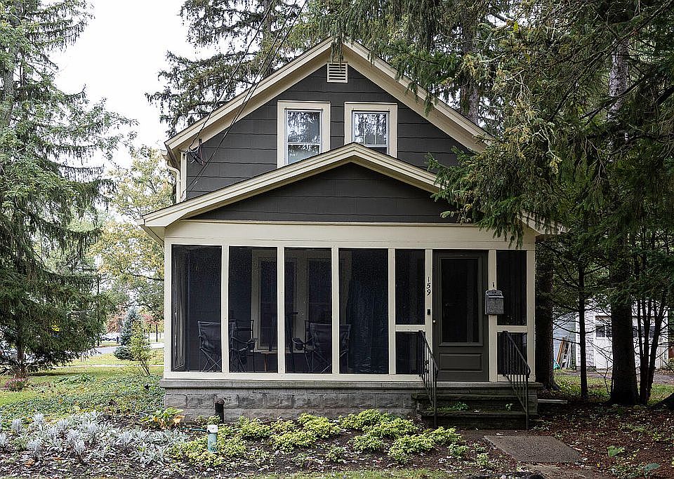 1st image of 159 Hamlin Ave