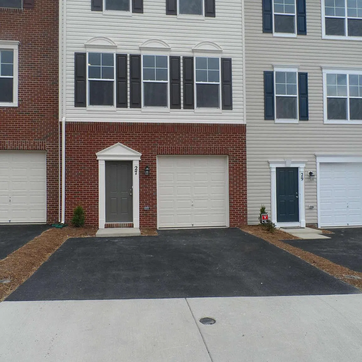 3 bed, 4.0 bath, 2120 sqft, $2,800 — Photo 1