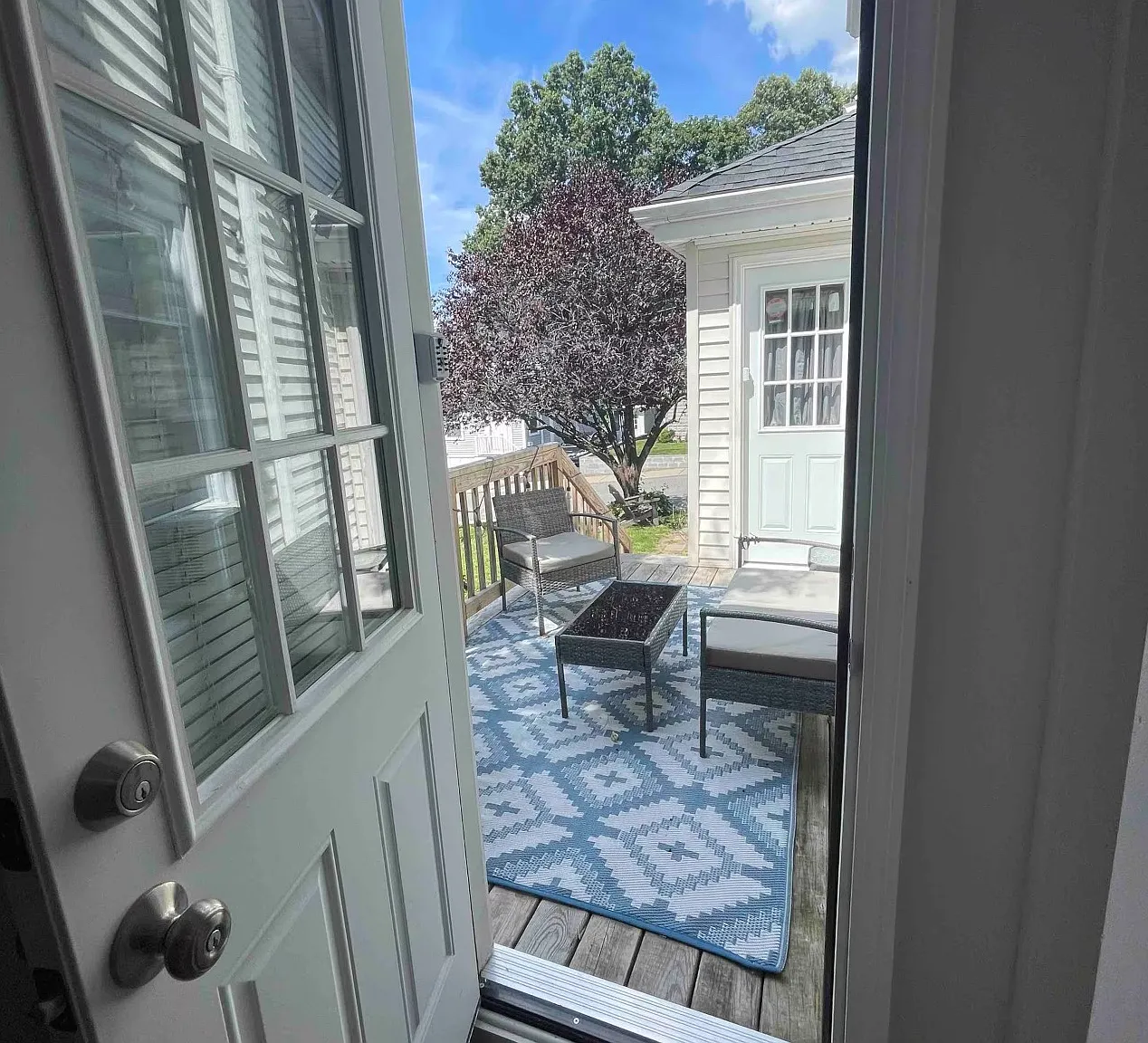 Studio, 425 sqft, $2,100 — Photo 2