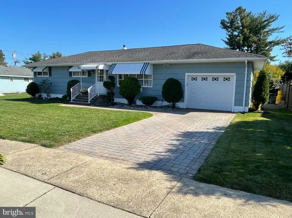 22 Saranac Rd, Hamilton, NJ 08619