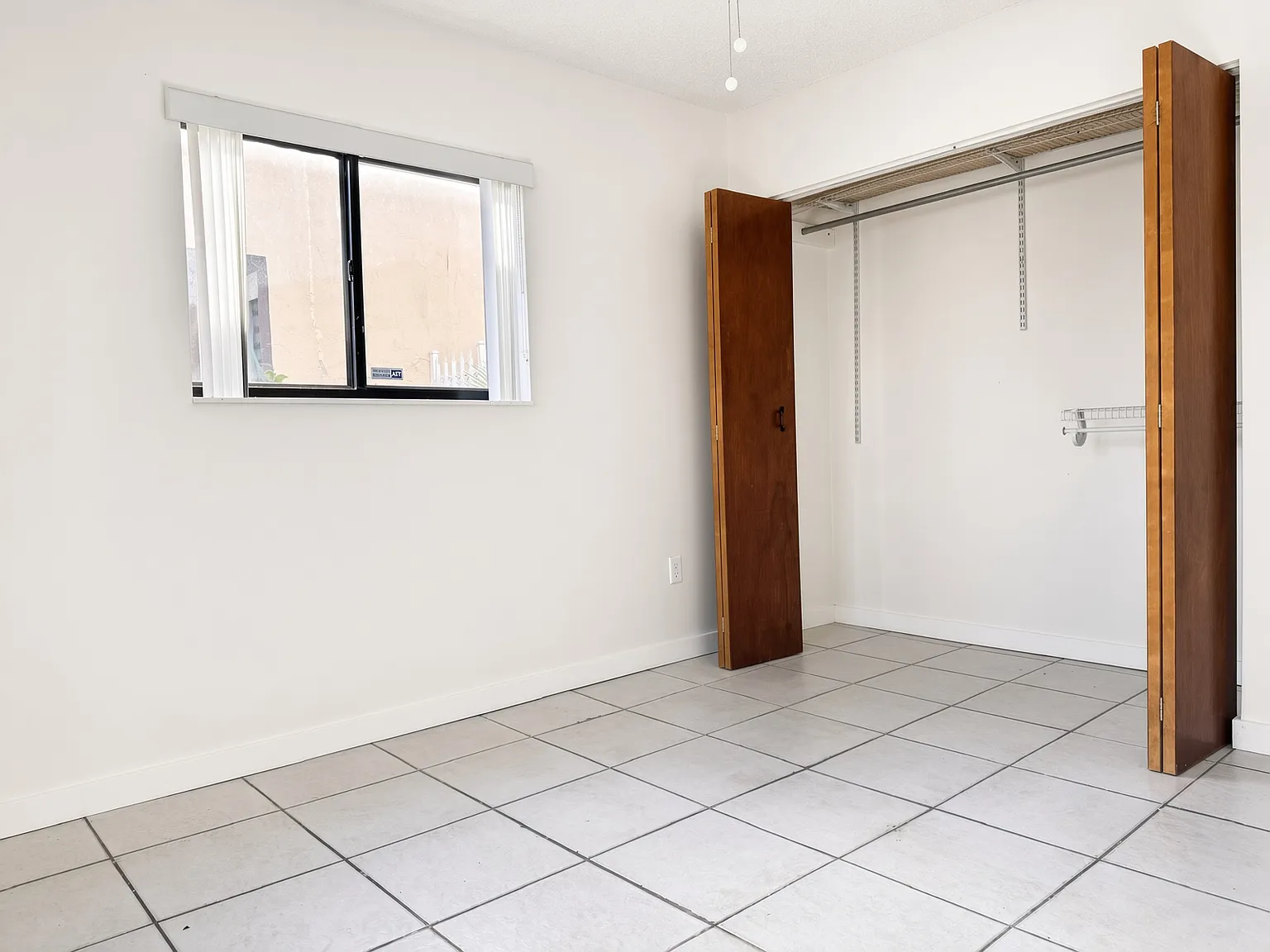 1 bed, 1398 sqft, $1,300 — Photo 3