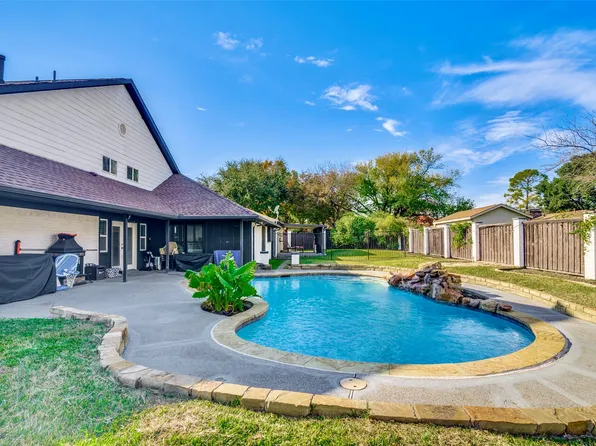 709 Gregory St, Garland, TX 75041