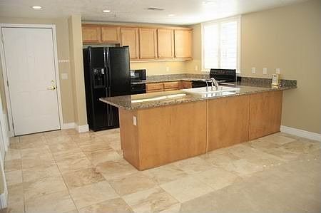 3rd image of 3075 E Kennedy Dr APT 121