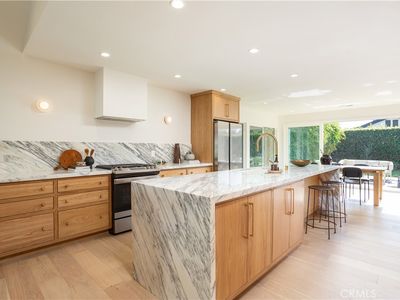 987 Azalea Dr, Costa Mesa, CA, 92626