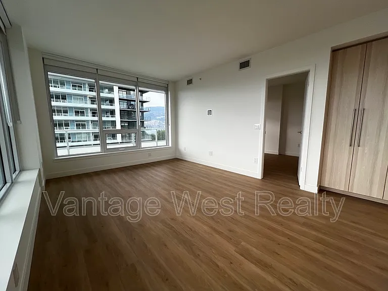 1626 Water St #807 — Photo 4