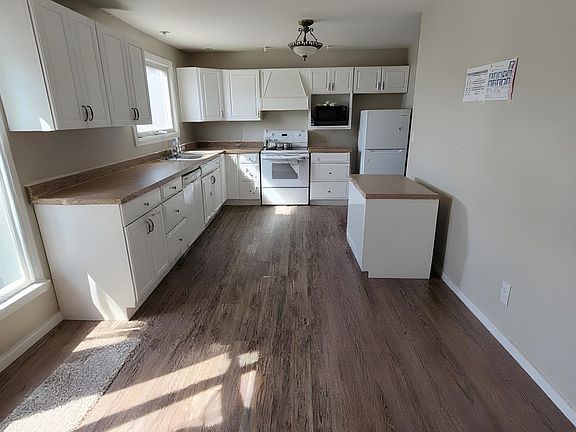 3rd image of 1208 Olde Shambles Rd