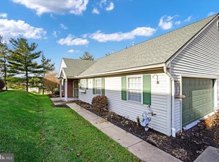 3258 Falcon Ln, Dover, PA 17315