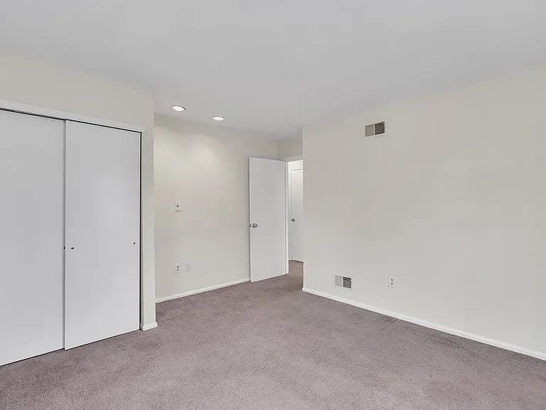 1401 Delaware Ave — Photo 15