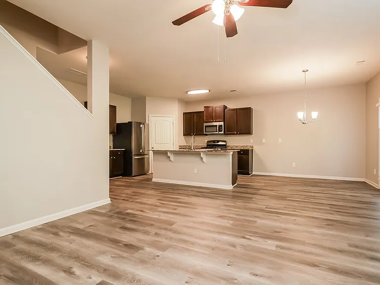 207 Shaker Hollow Dr — Photo 8