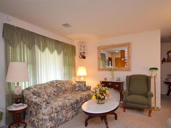 5th image of 1085 Patricia Ln