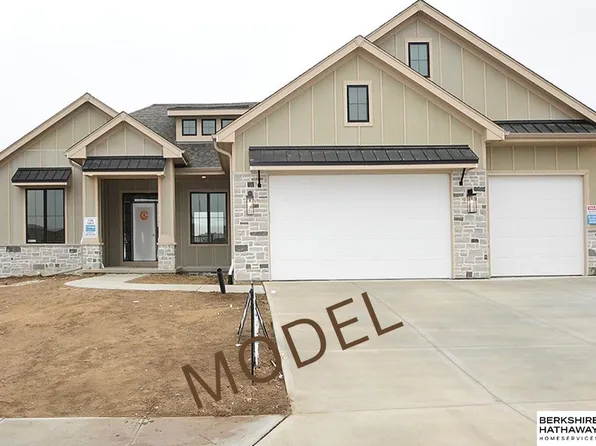 9956 S 118th St, Papillion, NE 68046