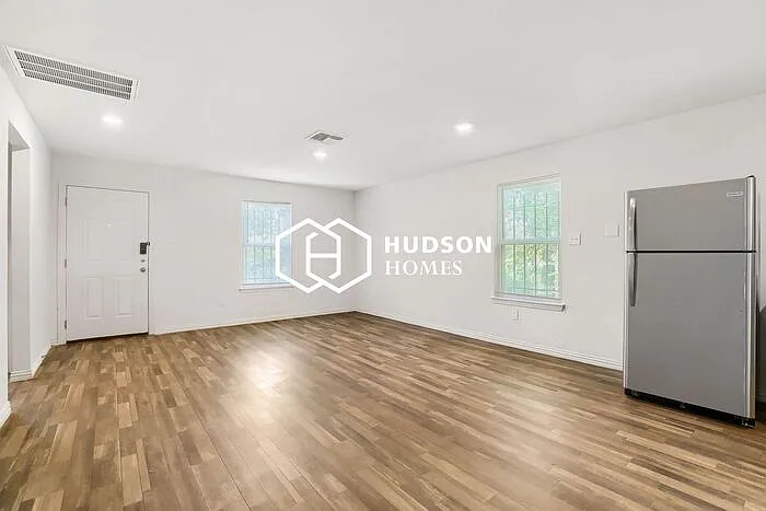 3259 Martin Luther King Dr — Photo 3