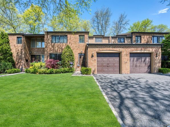 25 Windsor Gate Drive, North Hills, NY 11040