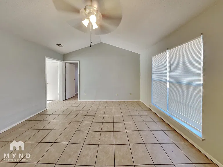 3535 Laurel Cv — Photo 5