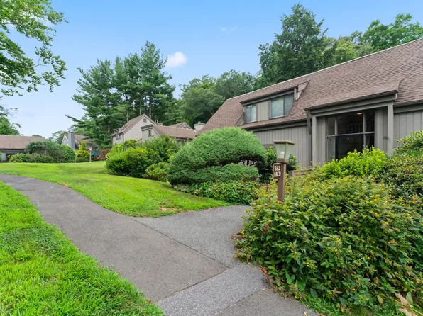 352 Heritage Village #B, Southbury, CT 06488