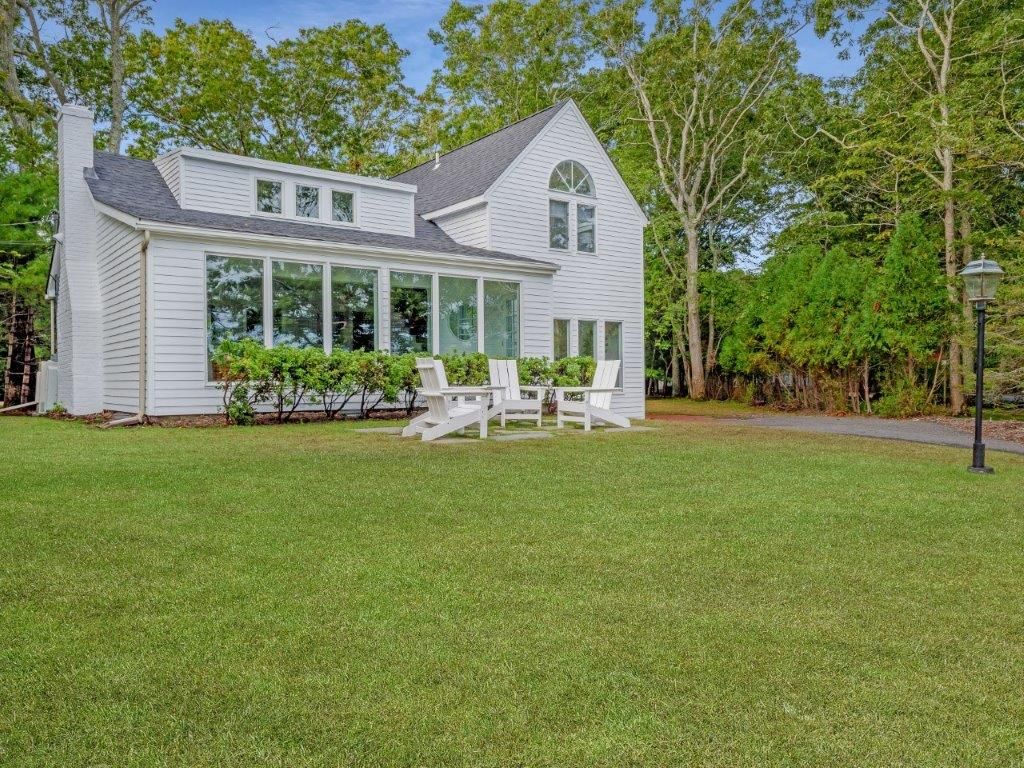 203 Big Fresh Pond Rd, Southampton, NY 11968 Out East