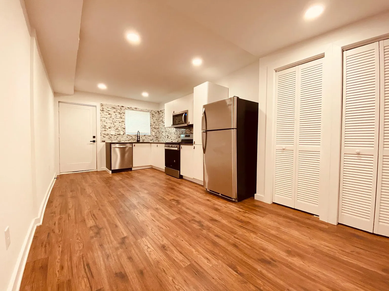 3 bed, 1008 sqft, $900 — Photo 4