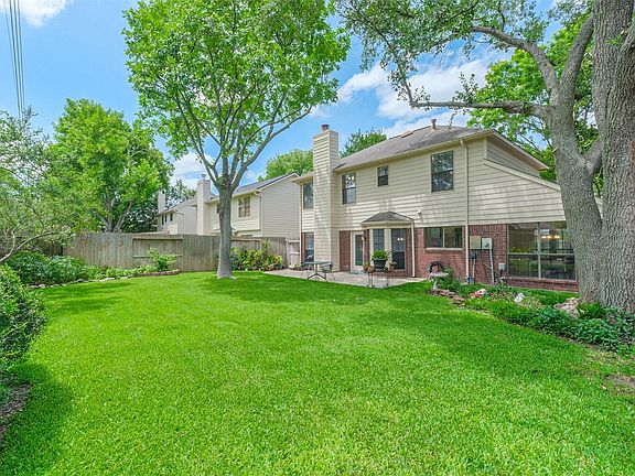 4th image of 15135 Hillside Park Way
