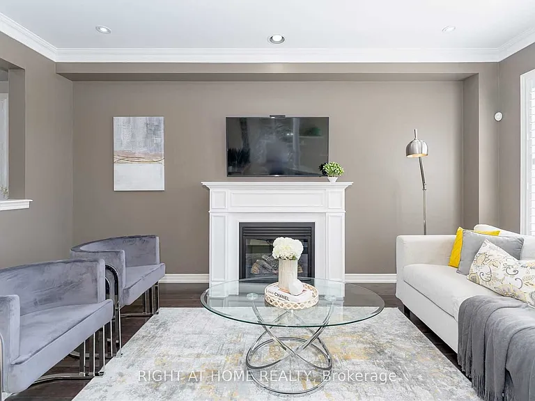 41 Dufay Rd — Photo 23