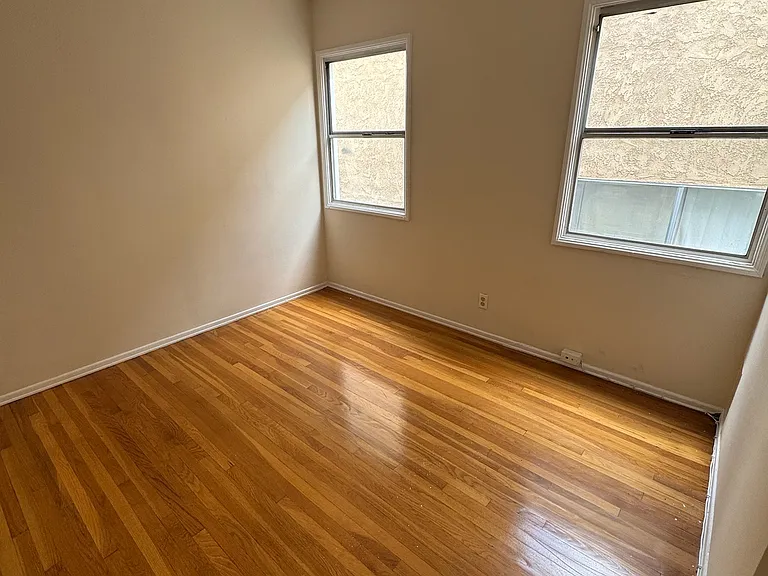 12944 Riverside Dr #12946 — Photo 8